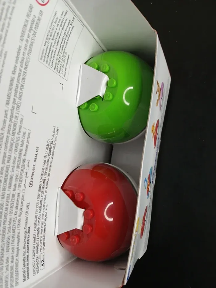 Pokeball Pokemon Pikachu et Metamorph - photo numéro 3