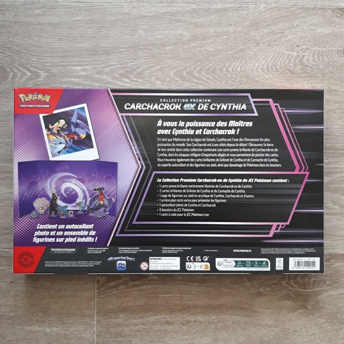 Coffret Pokémon Collection Premium Carchacrok EX de Cynthia NEUF - photo numéro 2