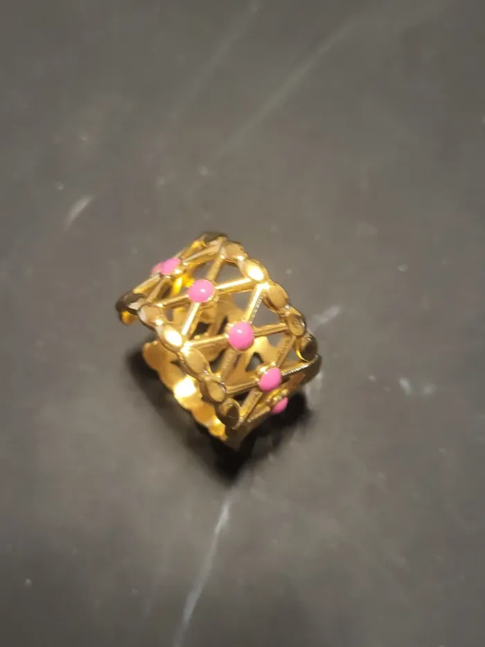 Bague acier inoxydable doré croisillons points roses - photo numéro 3