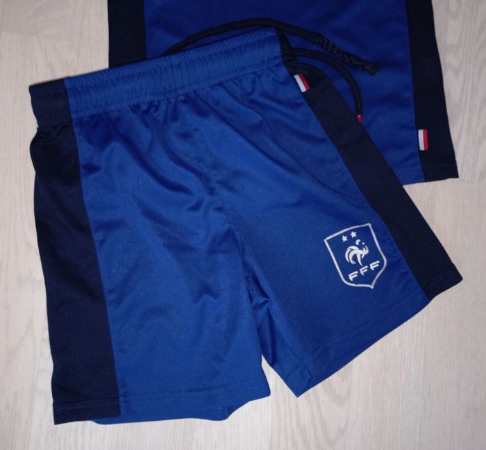 Ensemble de football FFF 
T. 8 ans - photo numéro 2