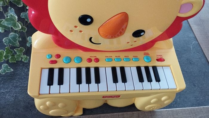 Piano électronique lion Fisher price - photo numéro 3
