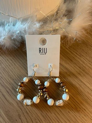 Boucles d’oreille neuves