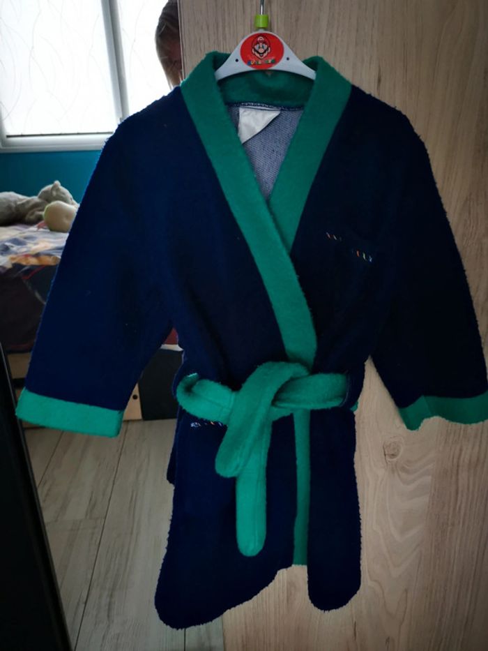 Peignoir taille 2 ans.