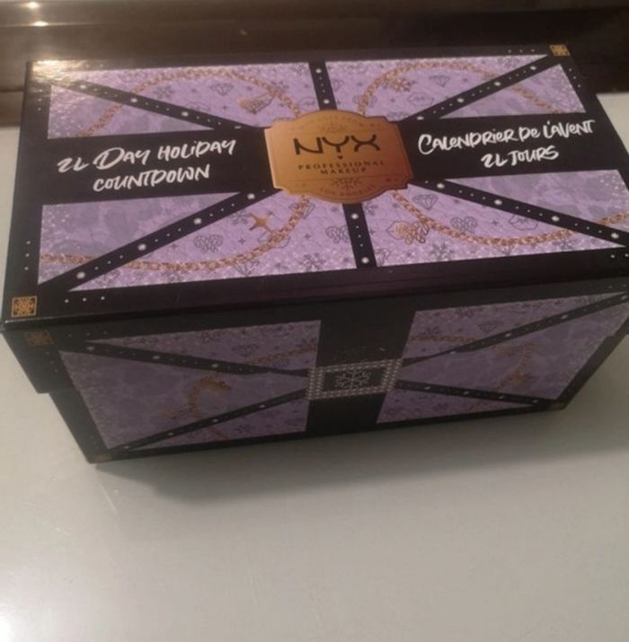 Calendrier nyx neuf complèt - photo numéro 3