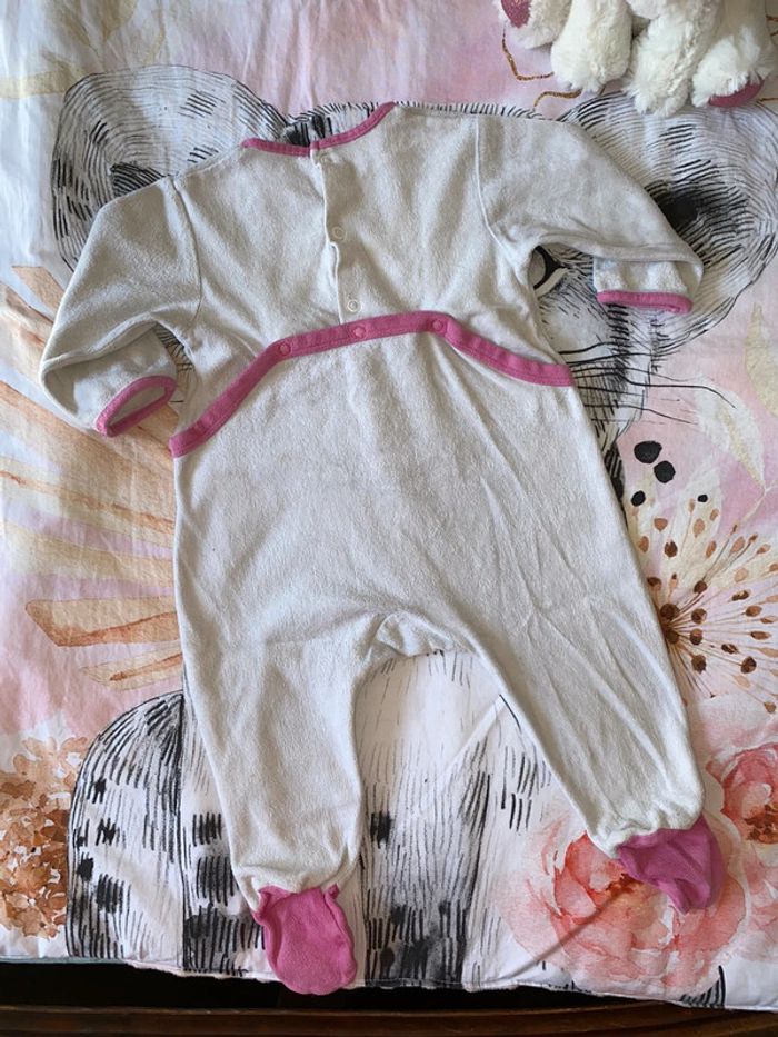 Lot 3 pyjamas, taille 9 mois, marque Kiabi. - photo numéro 7