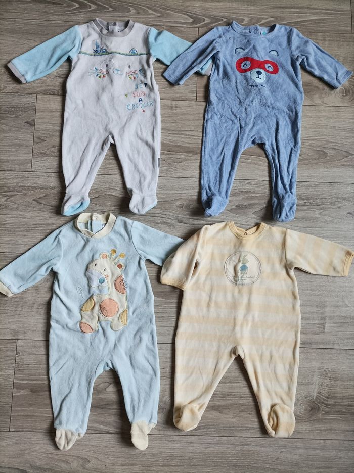 Lot pyjamas 6 mois