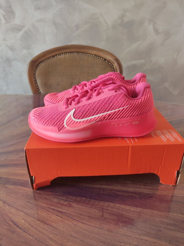 Baskets Nike Zoom vapor 11 HC T 35.5 - photo numéro 2