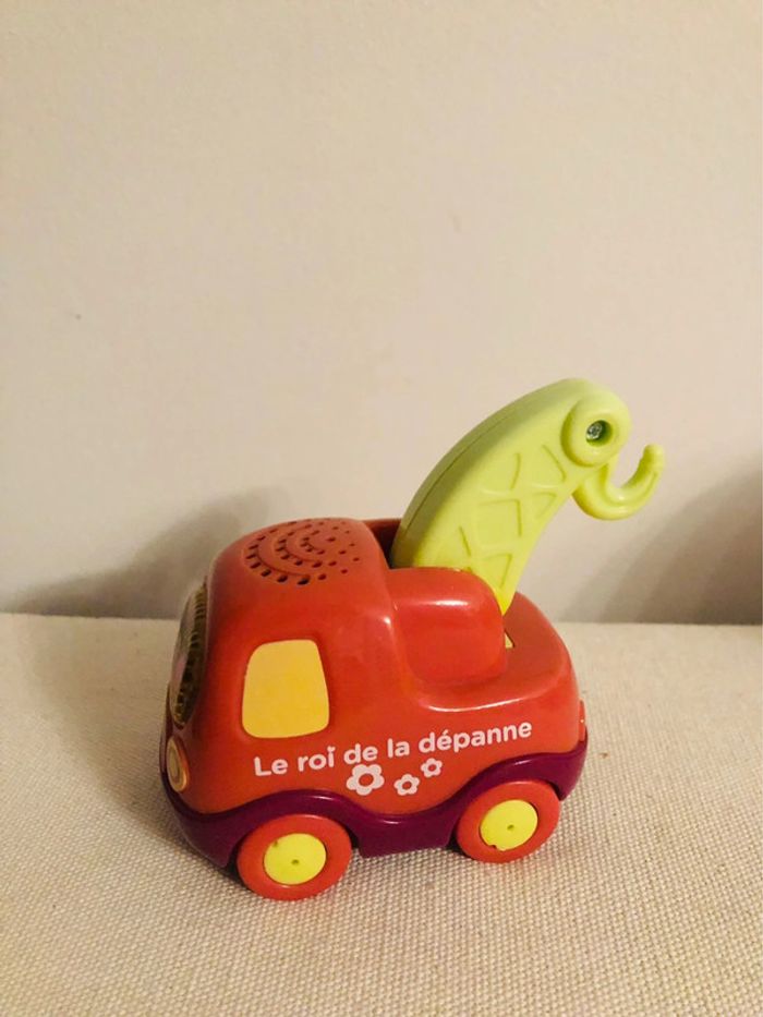 Voiture tut tut bolides dépanneuse rose