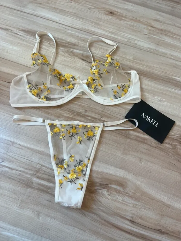 ensemble de lingerie naked fleurs jaune et blanc - photo numéro 2