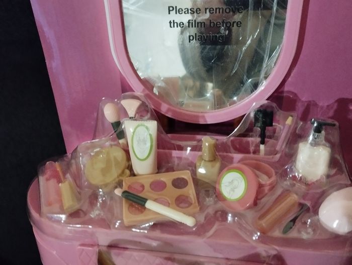 Coiffeuse  avec accessoires makeup - photo numéro 2