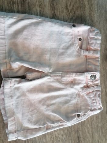 Short rose pâle