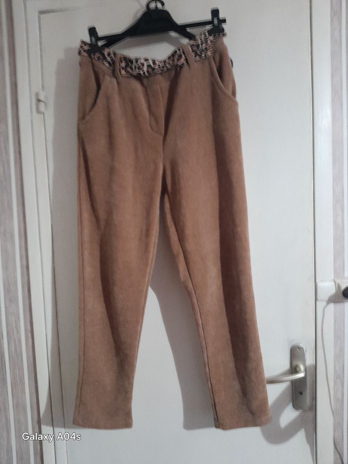 Très jolie pantalon magique en velour Très fines cote - photo numéro 4
