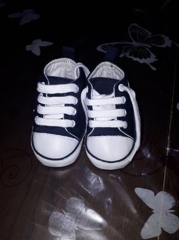 Chaussures naissance style baskets montantes