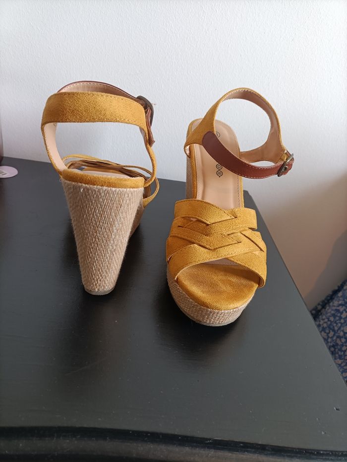 Talons compensés jaune - photo numéro 2