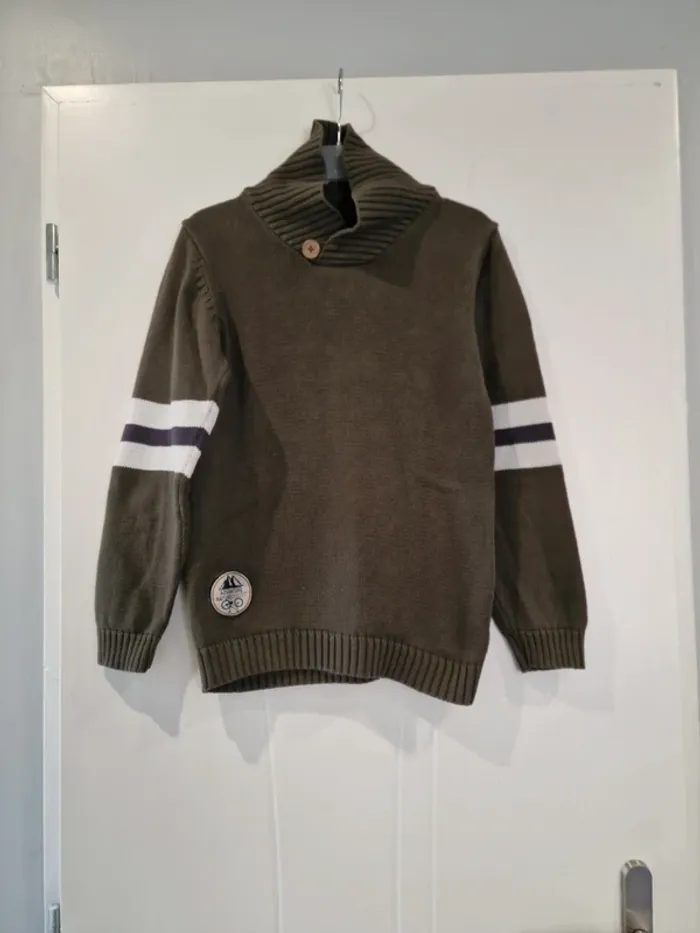 Pull à col kaki
