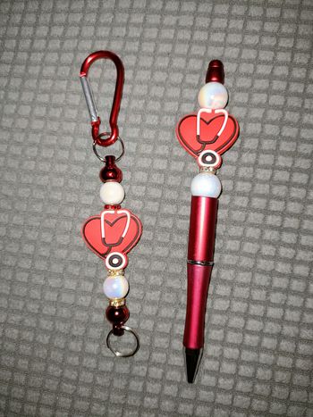 Ensemble stylo et porte clés cœur Stéthoscope