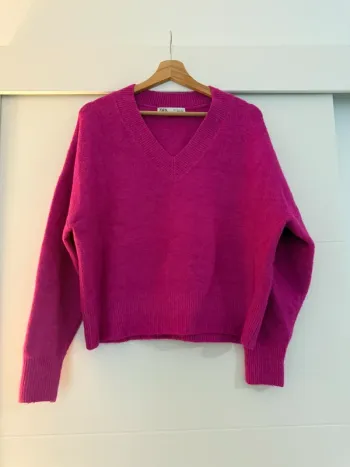 Pull col V en mailles fushia Zara