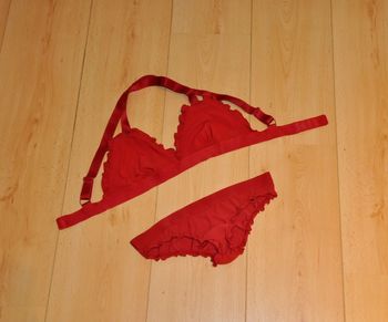 H&M bikini rouge foncé t.XS tb état