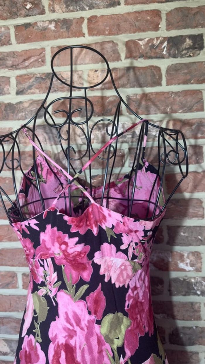 Robe noire à fleurs roses asymétrique - photo numéro 16