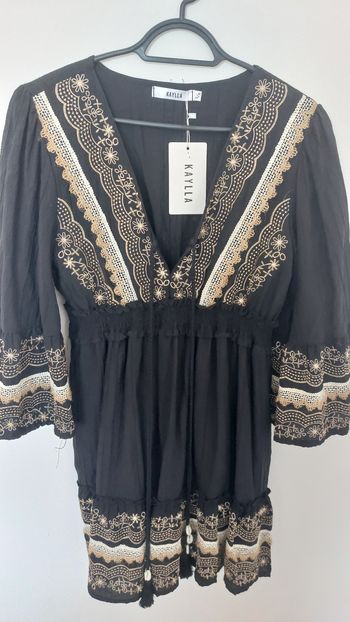 Robe noire brodée style bohème – Neuve avec étiquette