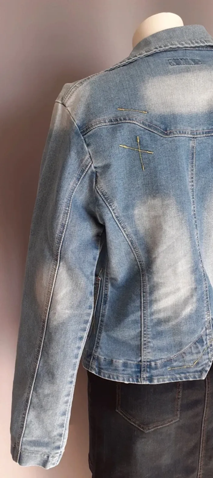 Jolie veste en jean délavée - photo numéro 8