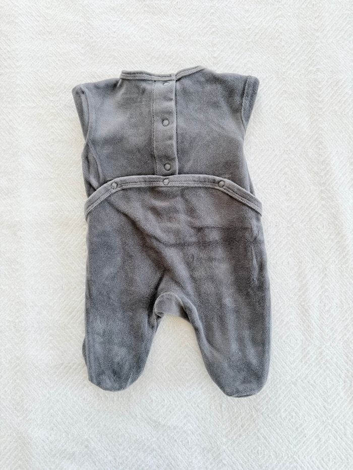Pyjama velours gris foncé Kiabi 1 mois - photo numéro 3