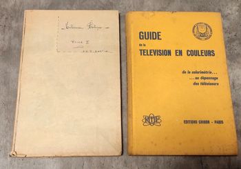 Deux livres sur la télévision