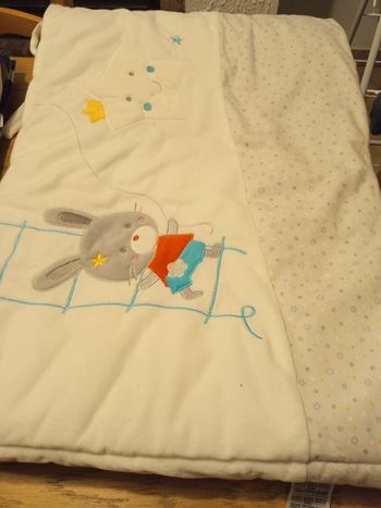 Tour de lit très moissonné servi une fois