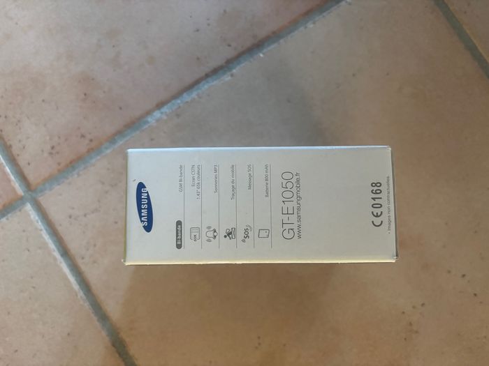 Samsung E1050 - photo numéro 2
