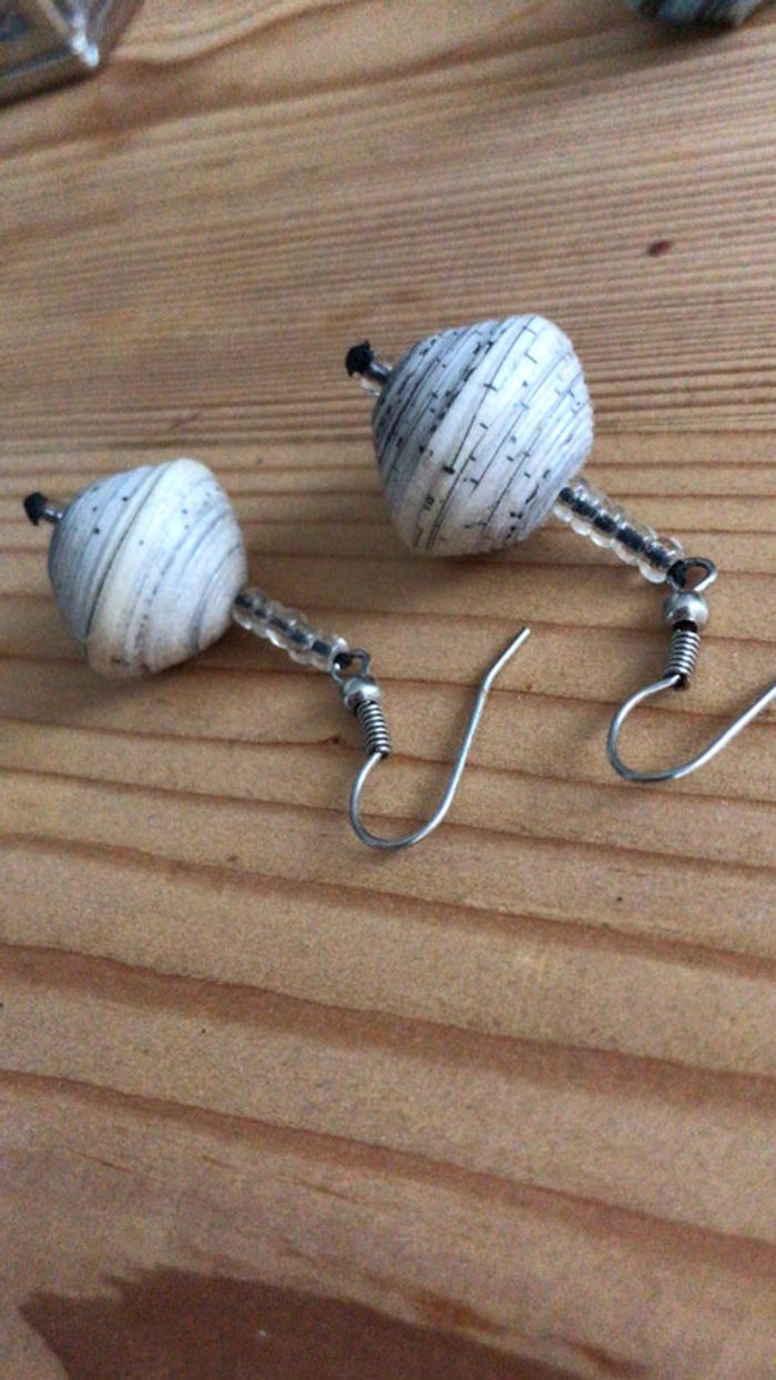 Boucles d’oreilles grises - photo numéro 2