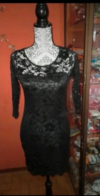 Robe noire à dentelle vintage T38