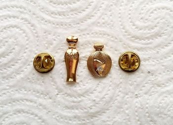 Parfum - Lot 2 pins broches