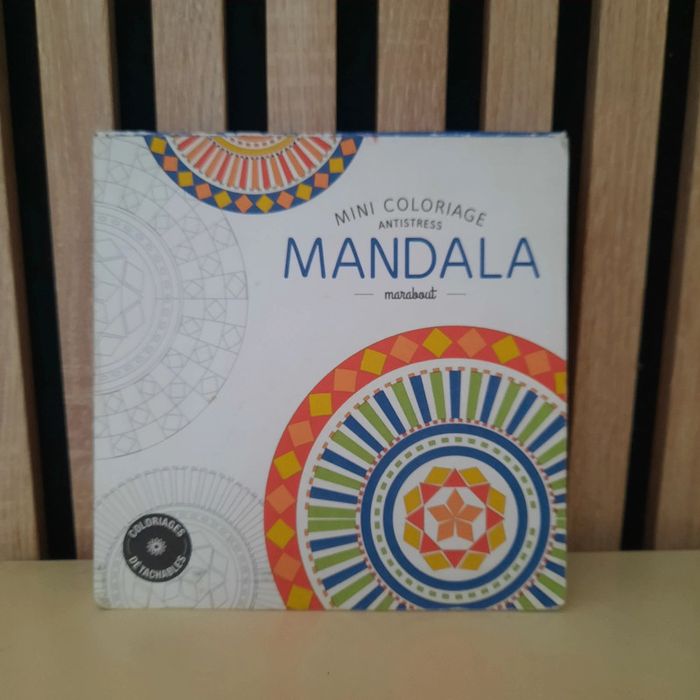 Carnet de coloriage antistress mandala - photo numéro 1