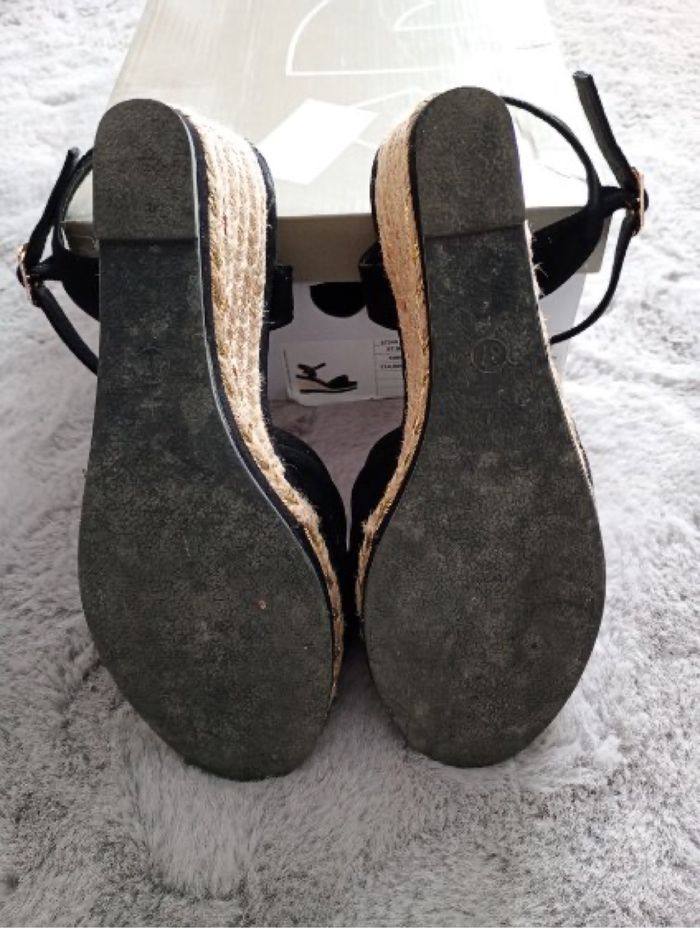 Sandales compensées noires boucles chevilles - photo numéro 3