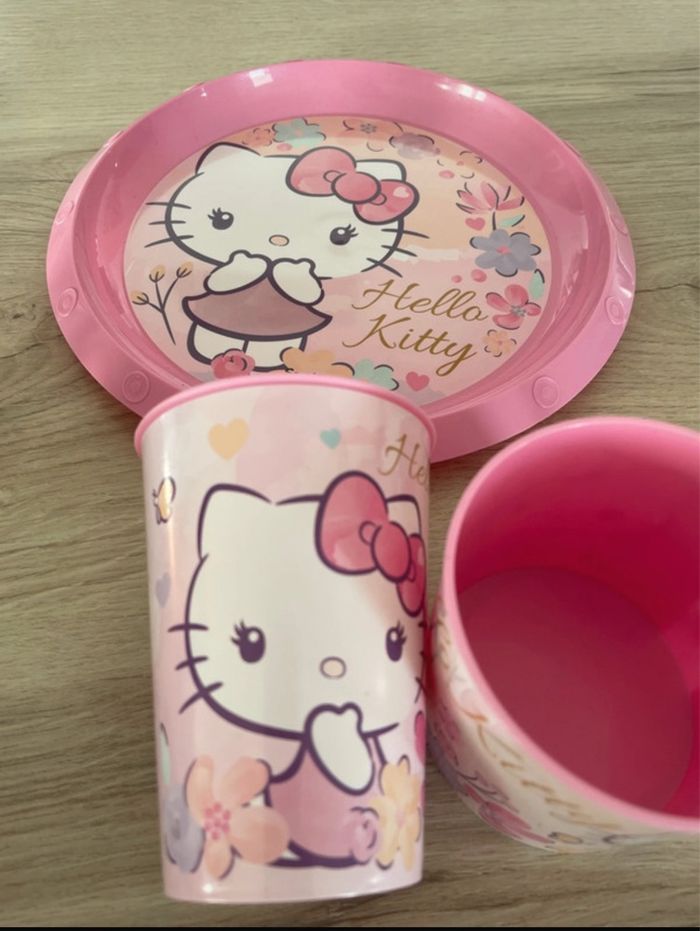 Ensemble vaisselle neuf Hello Kitty’ - photo numéro 4