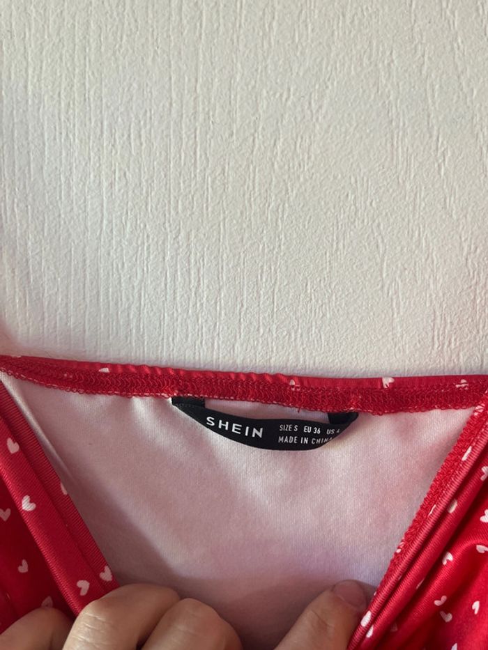 Robe rouge avec des cœurs - photo numéro 5