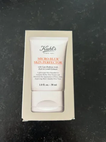 Kiehl’s - Micro Blur Skin Perfector