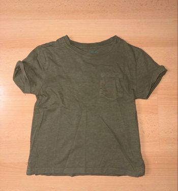 T shirt vert kaki garçon taille 24-36 mois