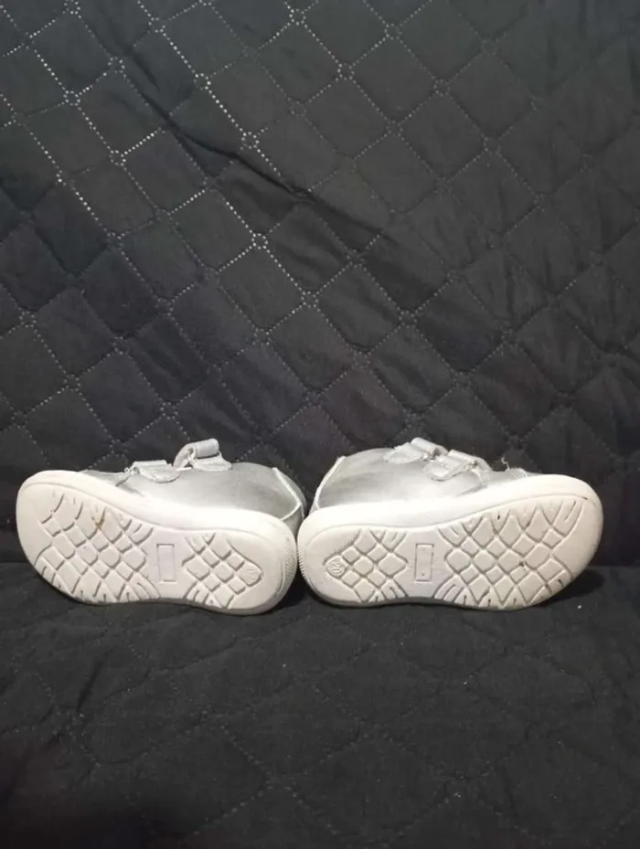 Chaussures montantes grises taille 20 - photo numéro 5