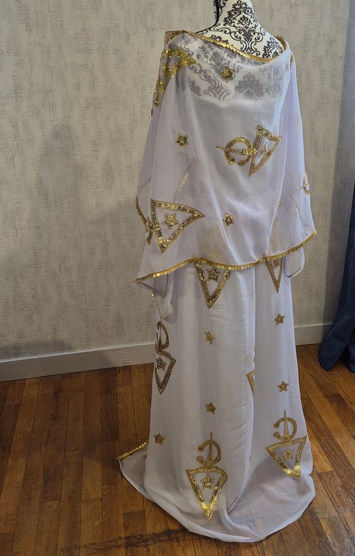 Melhfa chaoui tenue traditionnelle algérienne blanche avec motif amazigh fibule taille unique - photo numéro 7