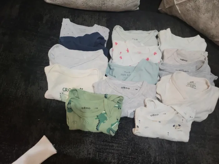 Lot de 14 bodys 1 mois