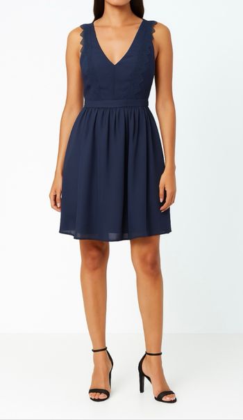Robe bleue habillée