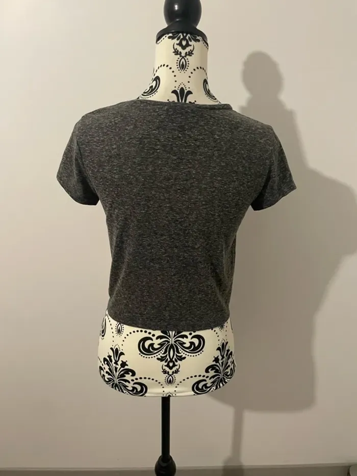 T-shirt court manches courtes gris foncé motifs fleuri rose Jennyfer taille S - photo numéro 5