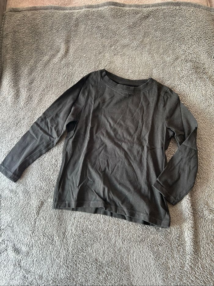 Haut noir basic