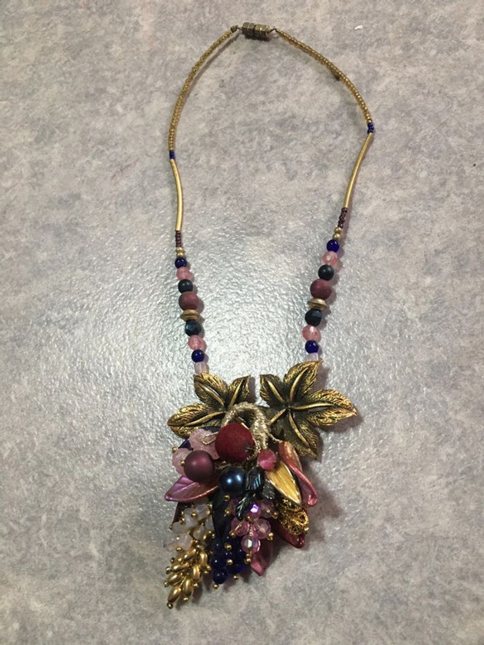 collier artisanal violet et doré - photo numéro 4