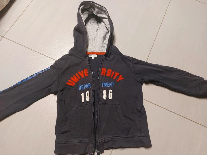 Veste zippée à capuche