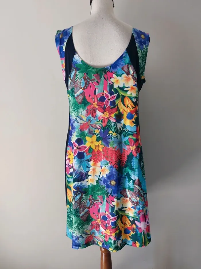 Robe courte à fleurs - photo numéro 4