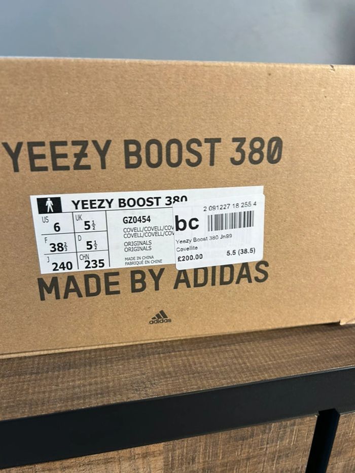 Baskets Adidas Yeezy 380 Covell 38,5 neuves - photo numéro 7