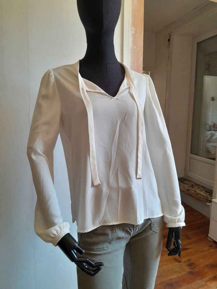 Blouse blanche manches longues avec noeud T36