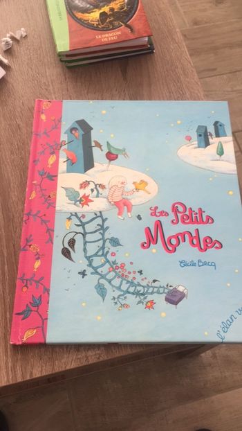 Livre les petits mondes